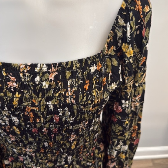 White Birch Small Black and Orange Smocked Fitted Blouse - Picture 2 of 7